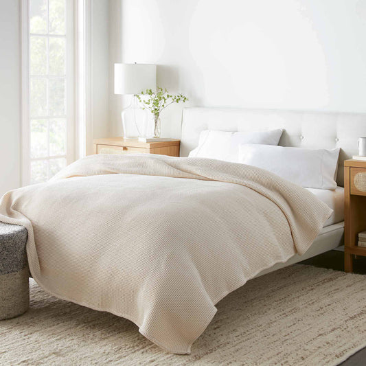 Whisper Organics Organic Cotton Waffle Knit Blanket – product photo
