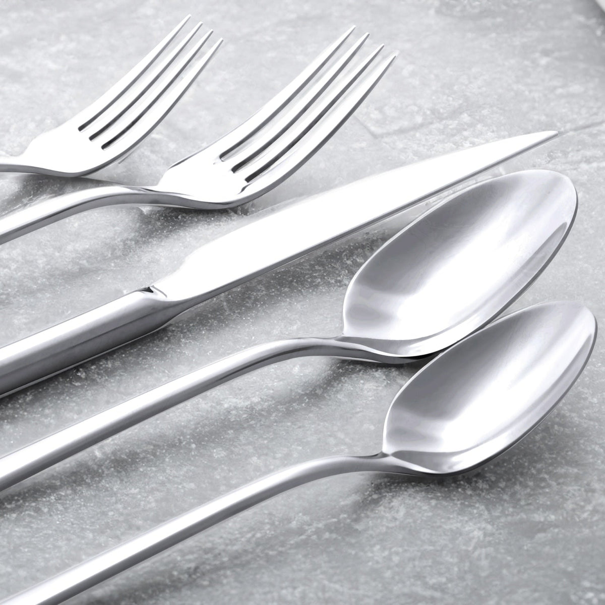Italic Emilia Mirror 20-Piece Flatware Set – product photo