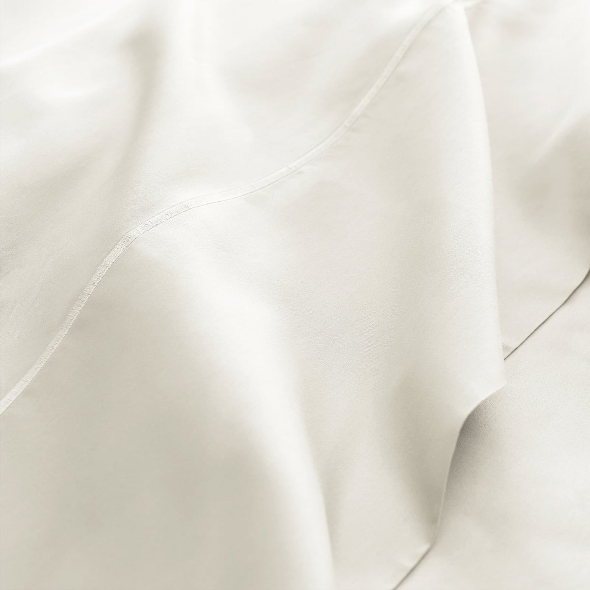 Whisper Organics 500 TC Organic Sateen Flat Sheet – fabric close-up
