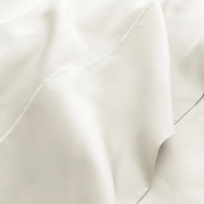Whisper Organics 500 TC Organic Sateen Flat Sheet – fabric close-up