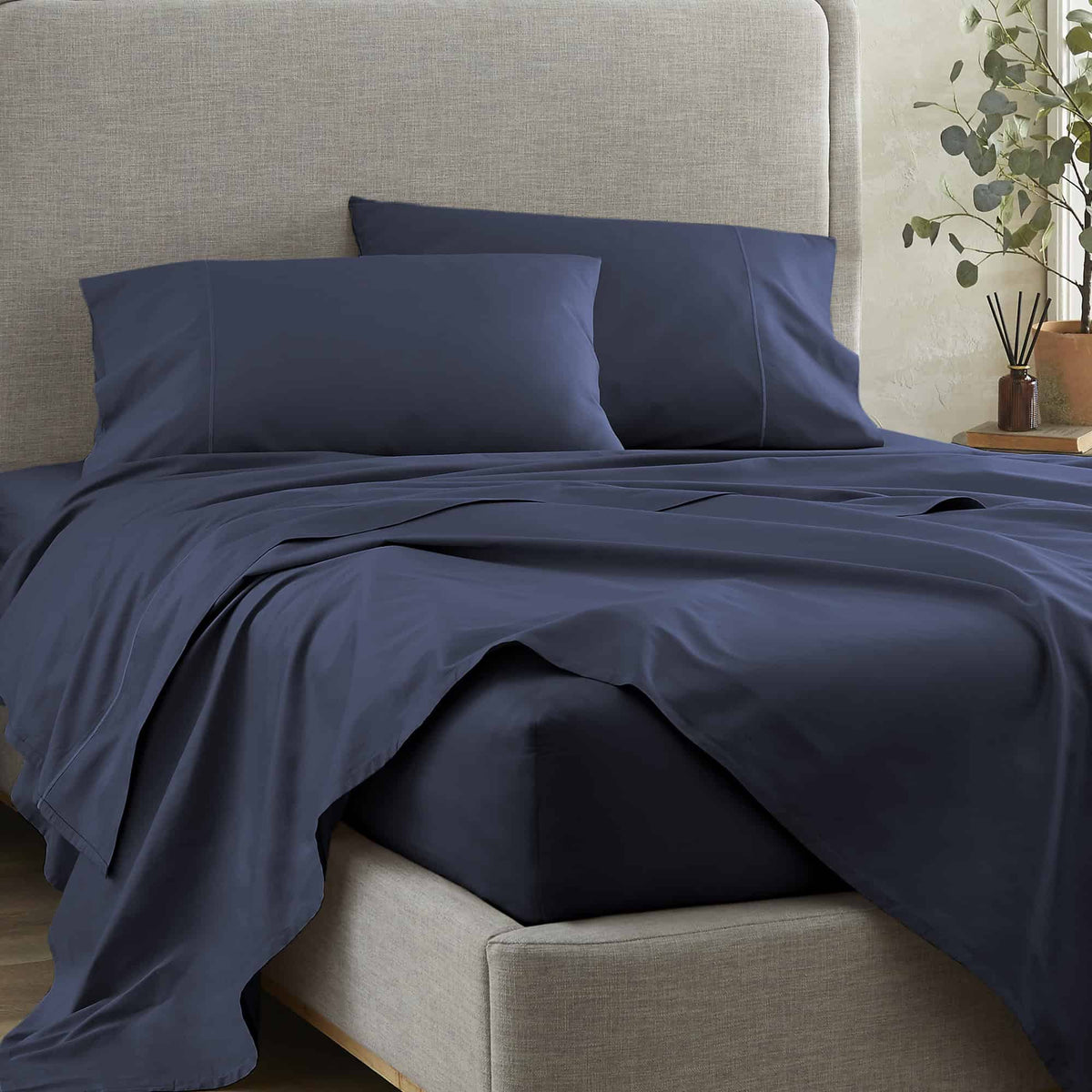 Whisper Organics 500 TC Organic Sateen Flat Sheet – lifestyle photo
