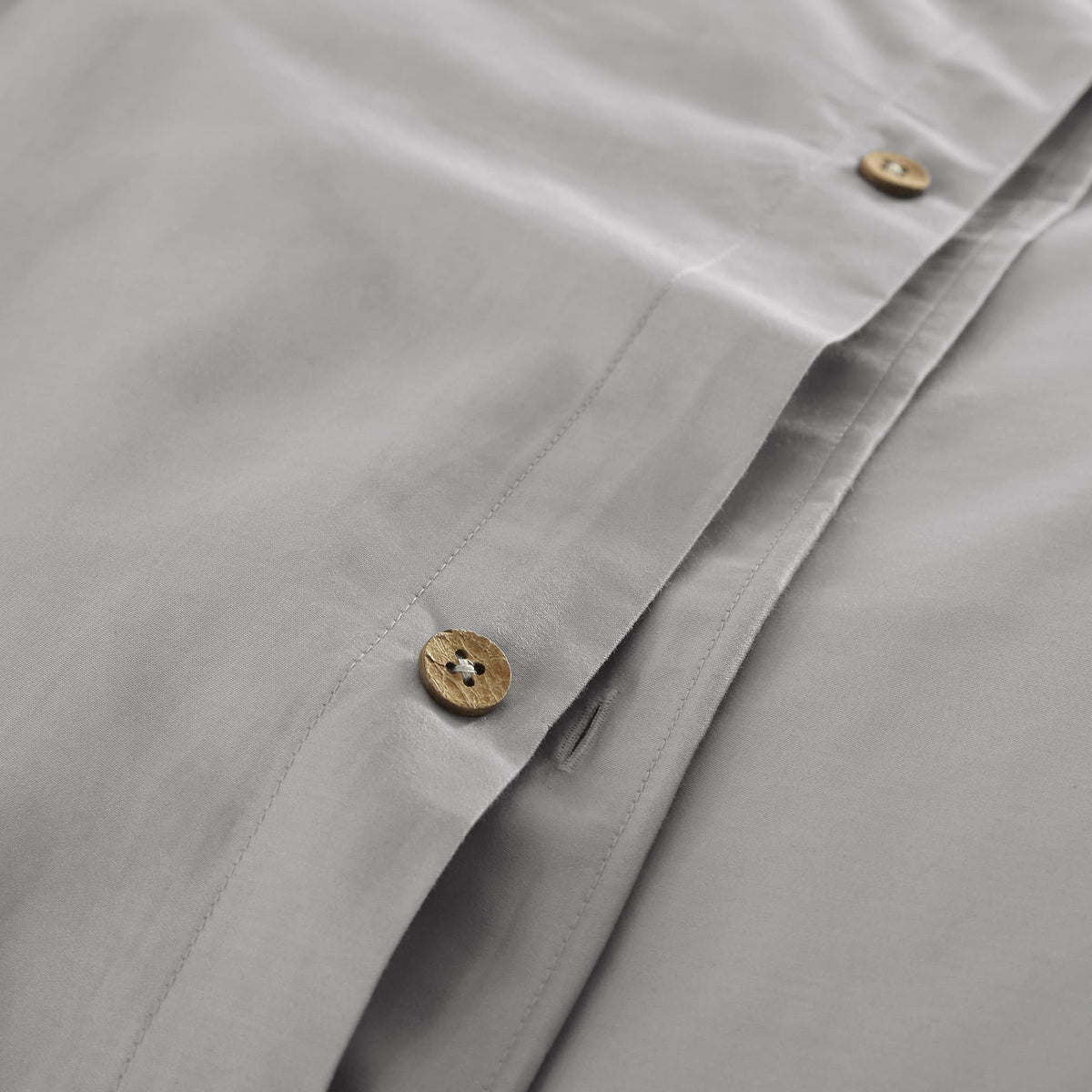 Whisper Organics 500 TC Organic Sateen Duvet Cover Set – button closure detail