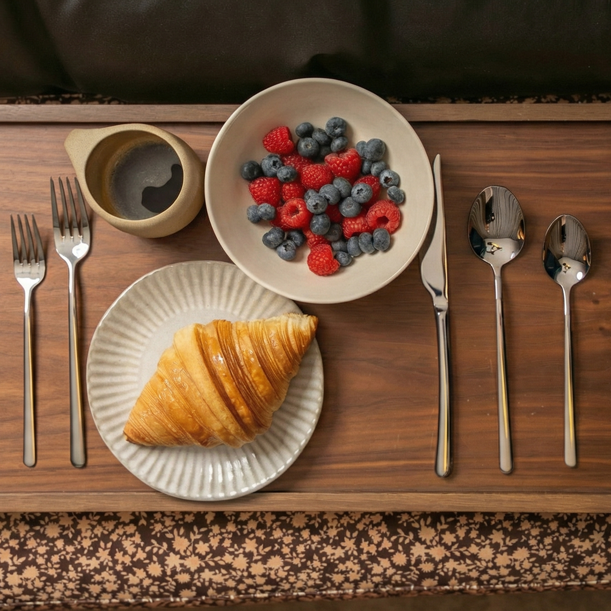Italic Emilia Mirror 20-Piece Flatware Set, Silver – product photo