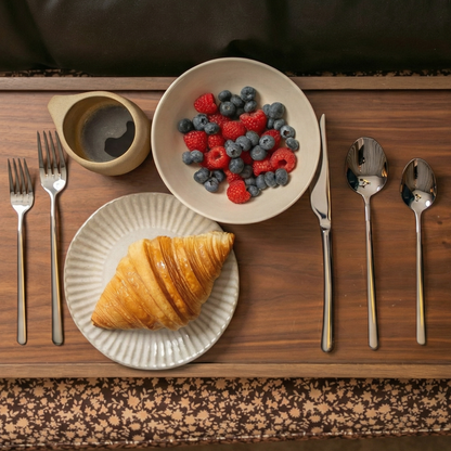 Italic Emilia Mirror 20-Piece Flatware Set, Silver – product photo