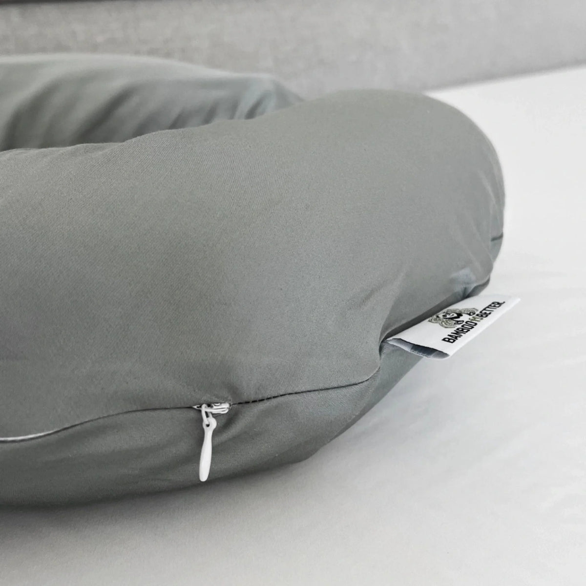 Bamboo is Better Cooling Bamboo Travel Pillowcase, Silver – zipper detail